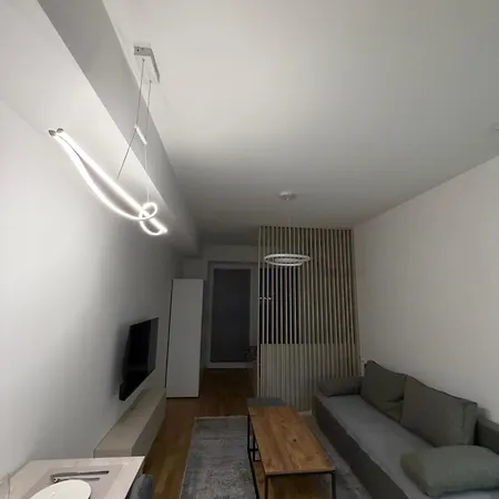 Cozy In Апартаменты Скопье